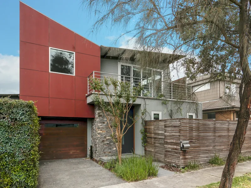 Freestanding Town Residence