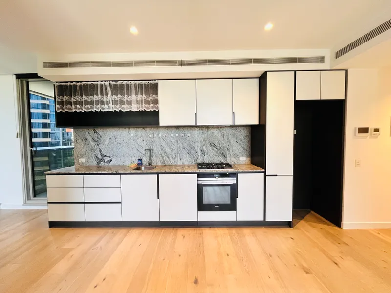 2bed 2bath 1 carpark Apartment，located in the heart of Melbourne