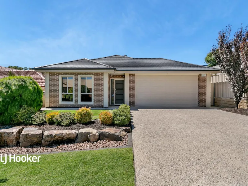 IMMACULATELY PRESENTED FAMILY HOME