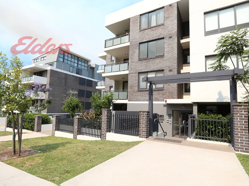 Near New 1 bedroom + Large Study Room Apartment In Prime Location