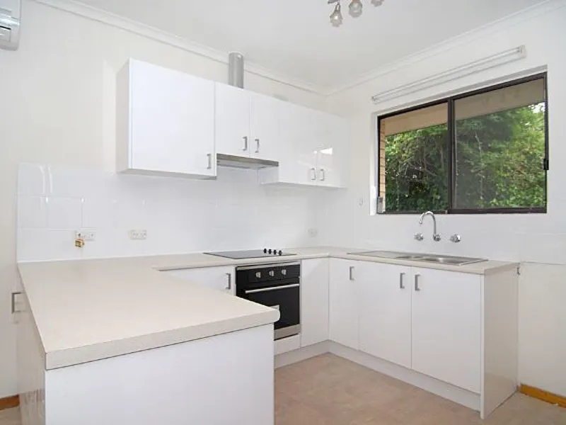 Neat 2 bedroom unit in a great location