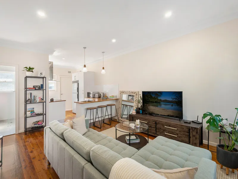 Immaculate Renovated Apartment 