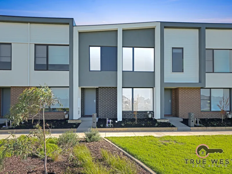 Ready - to -Move- in Townhouse in Tarneit!