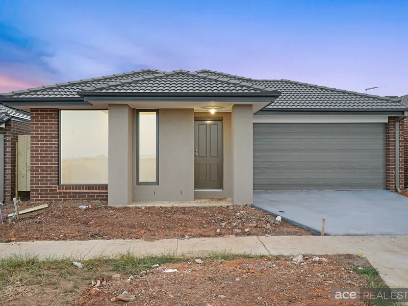 EAST FACING FAMILY OASIS NEAR TARNEIT STATION