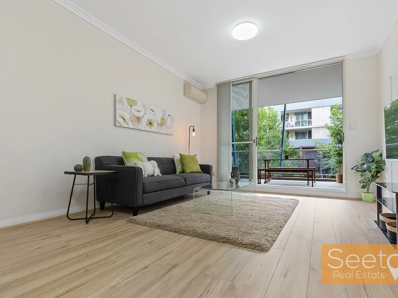 As Good as a 3 bedder with 2 en-suites and 2 Studies, 3 bathrooms. Newly renovated, floorboards throughout. 6 months lease.