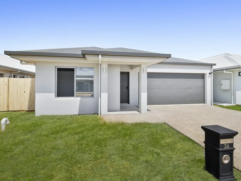 BRAND NEW HOME IN SMITHFIELD VILLAGE!