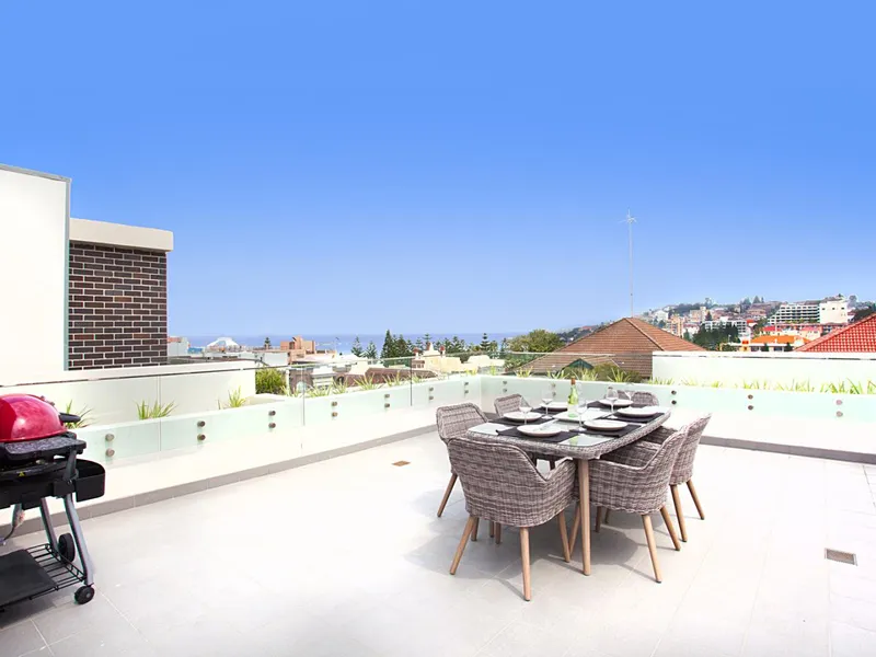 2-Bed Penthouse apartment in Coogee - $1400/week fully furnished bills included