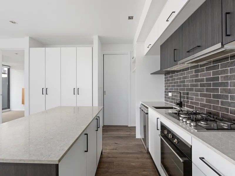 RENOVATED APARTMENT IN GREAT LOCATION | Besser+Co