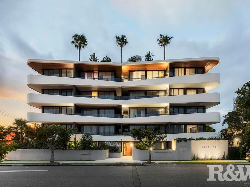 YOUR NEW HOME WITH ROOFTOP POOL OASIS