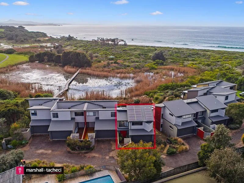 Luxury Townhouse + Exquisite Beach Reserve Setting