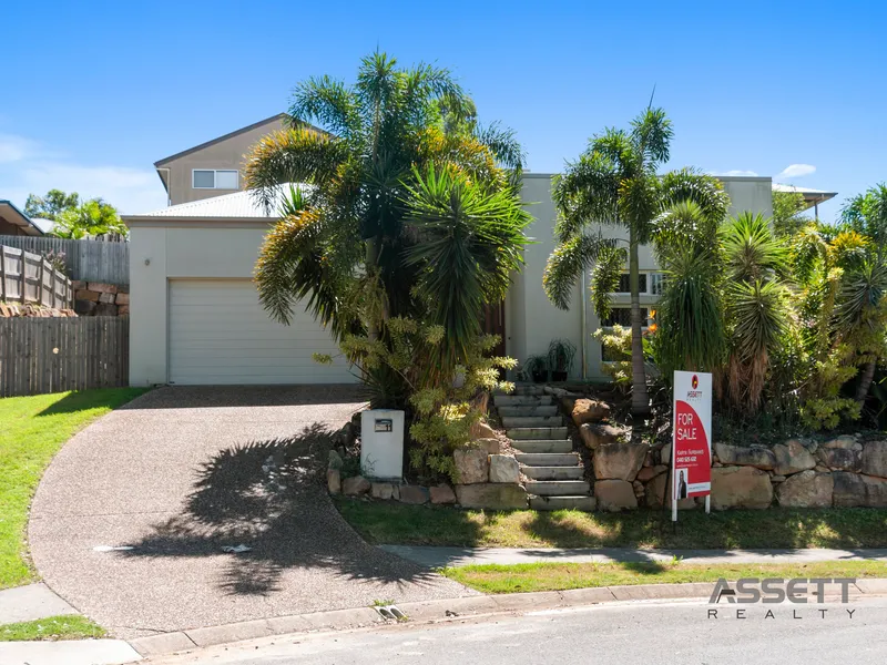 Wow !!! Magnificent 5 bed,Ducted Air,Large 647 m2 block in Bellbird Park !!!