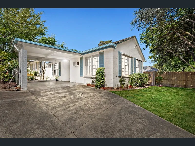 Charming 2-Bedroom Residence in Camberwell