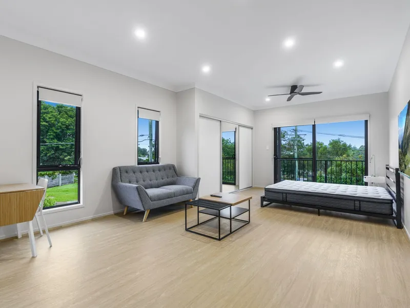 Fully Furnished Studio in the heart of Sunnybank.