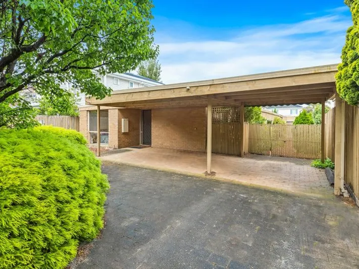 Sandringham Gypsy Village Home