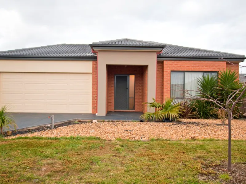IMPECCABLE 3 BED & STUDY FAMILY HOME