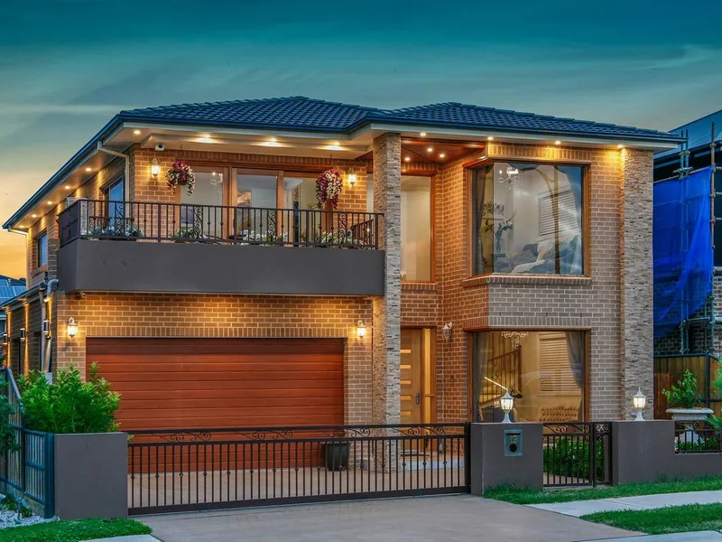 MODERN,TIMELESS AND REGAL 