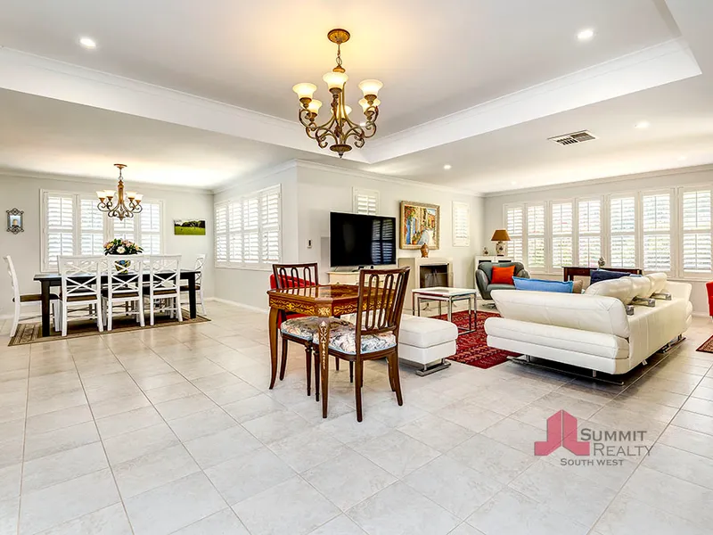 MEADOW LANDING STUNNER