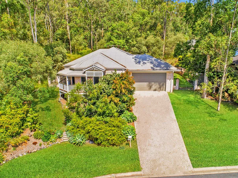 Peaceful family living in stunning bushland setting