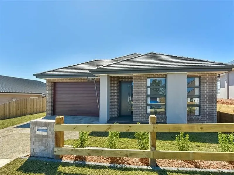 LARGE FOUR BED WITH PREMIUM FINISHES !!!!