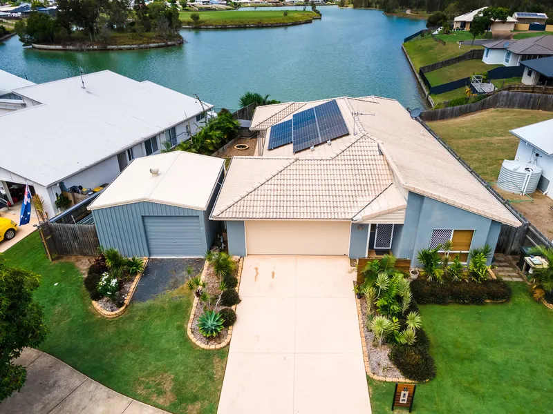 Location Location Location! Lake Front In Quiet Culdesac.