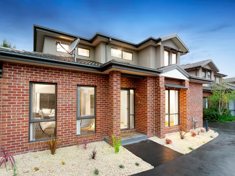 WELL PRESENTED MODERN TOWNHOUSE