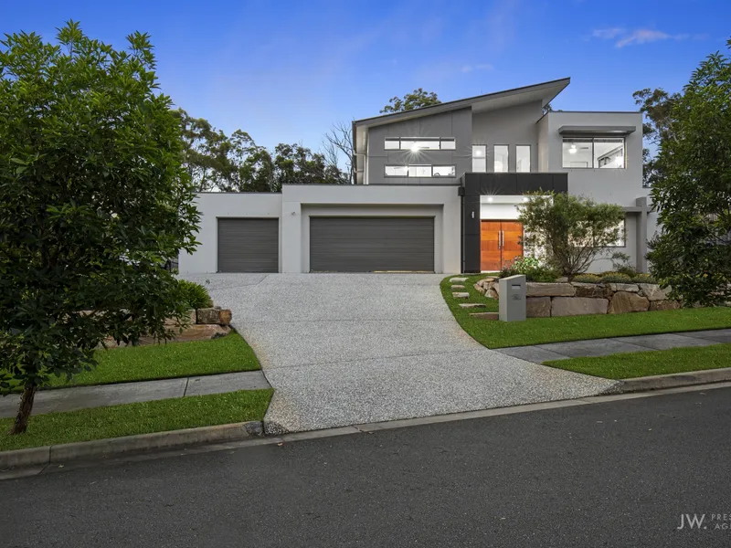 A Burleigh Hinterland Sanctuary - Tranquil and spacious hilltop position with delightful bushland views