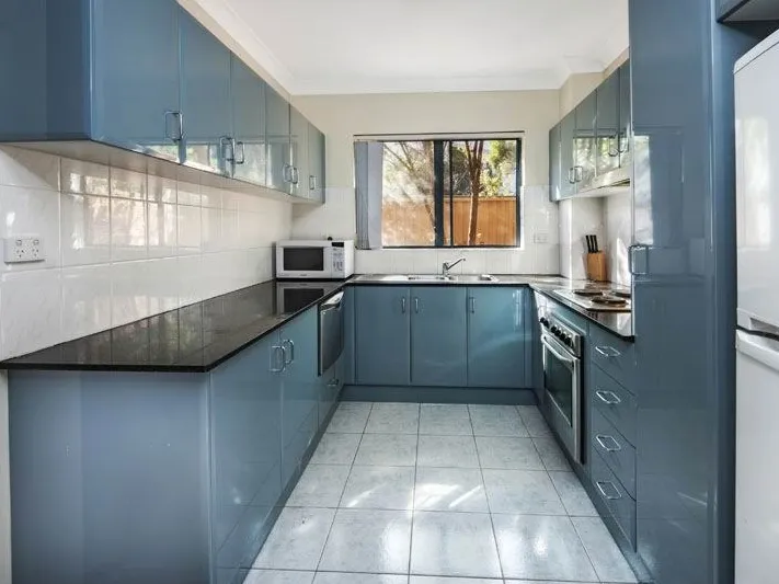LARGE GROUND FLOOR UNIT! 