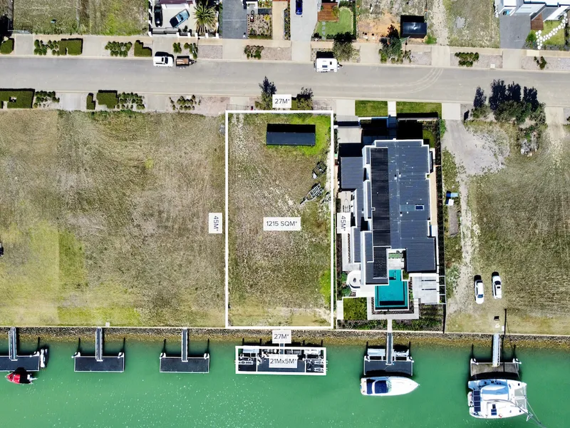 IT'S NOW OR NEVER - WATERFRONT WITH 21.5M BERTH