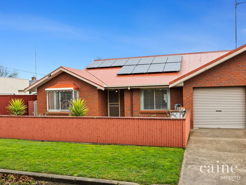 TWO BEDROOM TOWHOUSE JUST MINUTES FROM LAKE WENDOUREE