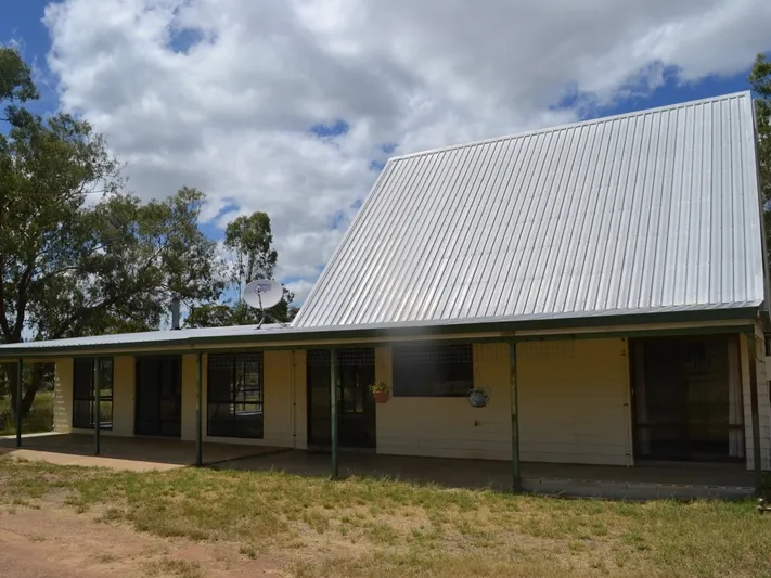 SMALL LIFESTYLE FARM ------ WARWICK DISTRICT