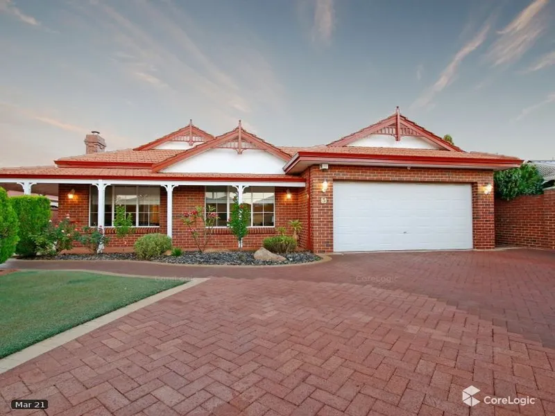 EXECUTIVE HOME IN LOVELY LOCATION