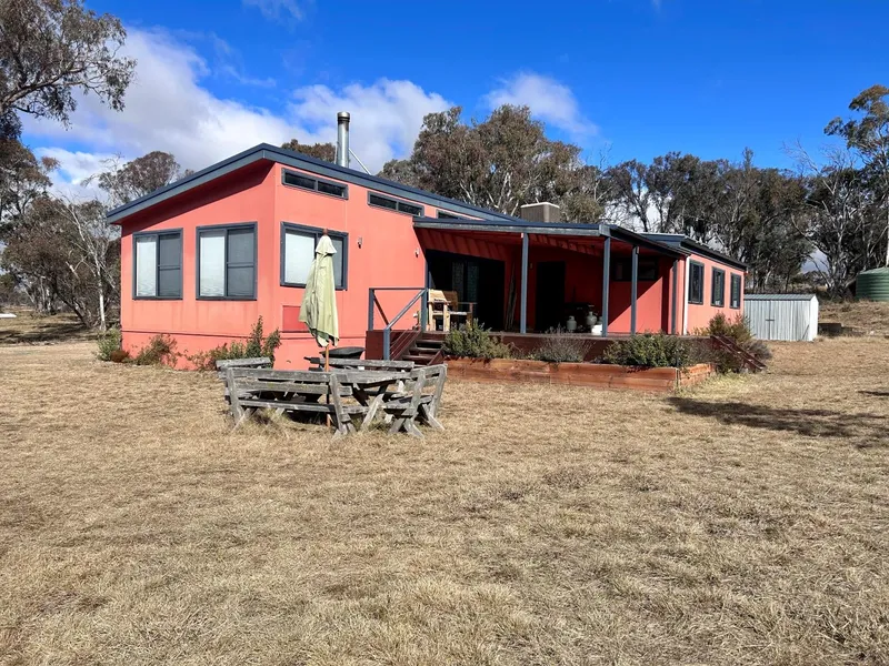 Modern off grid home