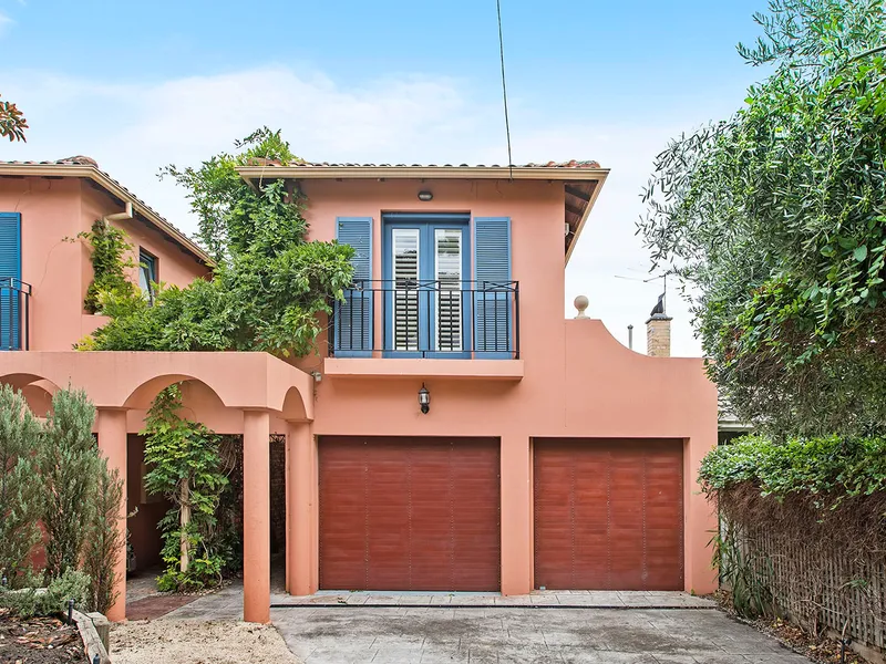 A Touch of Tuscany On The Rolling Greens