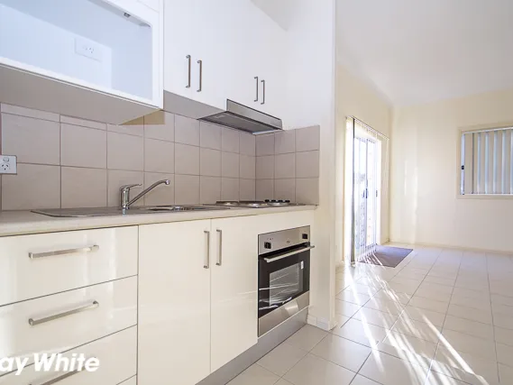 Modern Granny Flat & Electricity / Water Included!