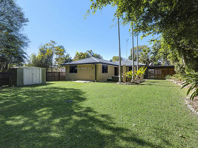 Renovated Single Level residence bordering Boonooroo Parklands