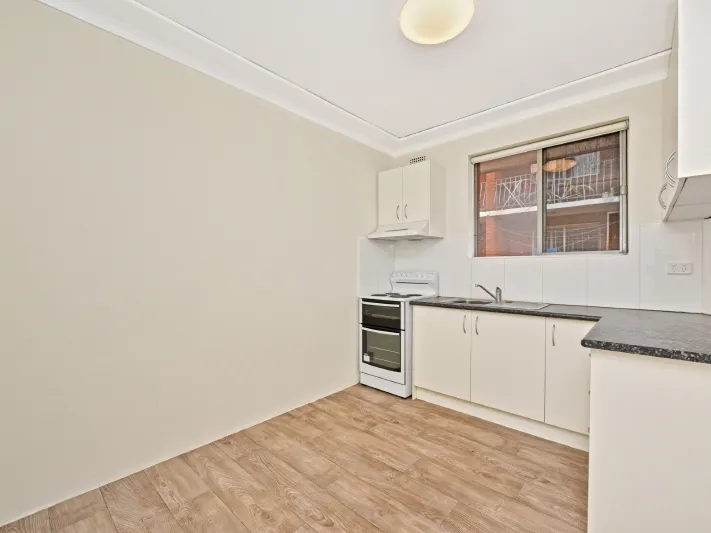 Well Presented Apartment In Convenient Location