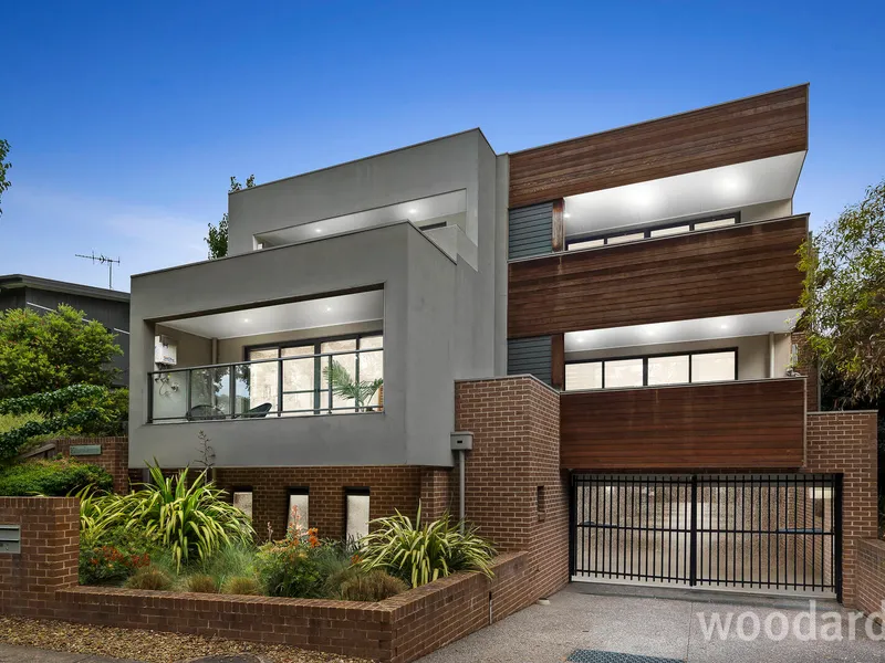 CONTEMPORARY, PRIVATE & SUPER CONVENIENT