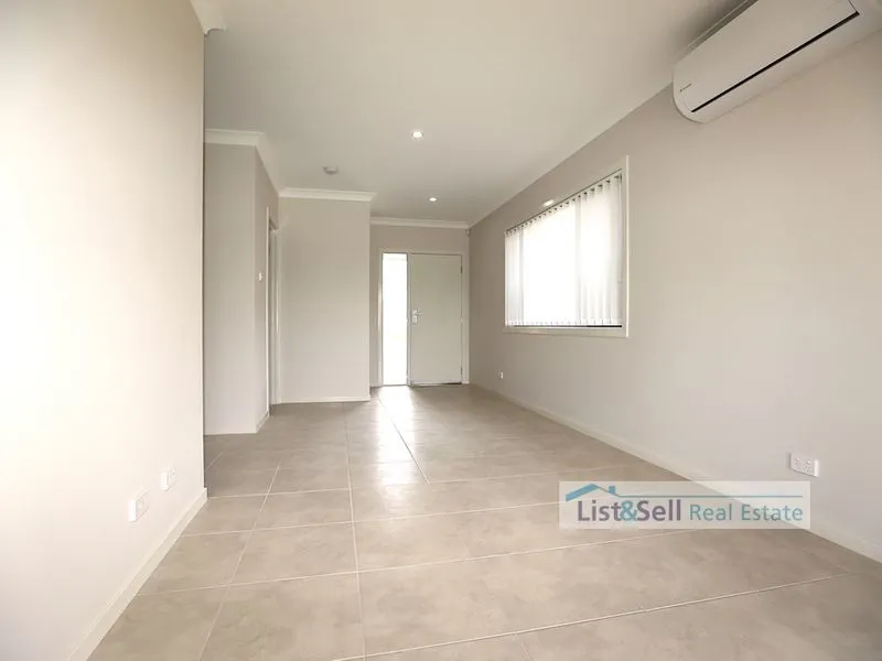 NEAR NEW GRANNY FLAT