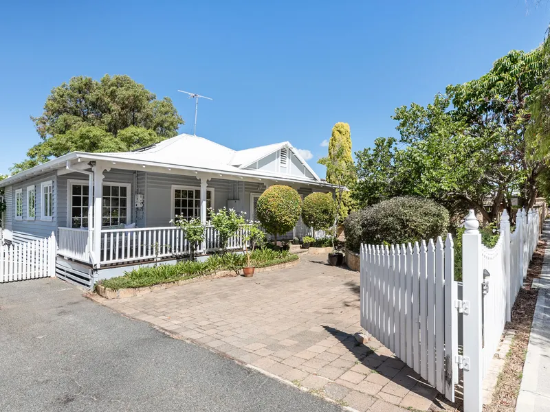 BEACHSIDE CLASSIC ON BRIGHTON!