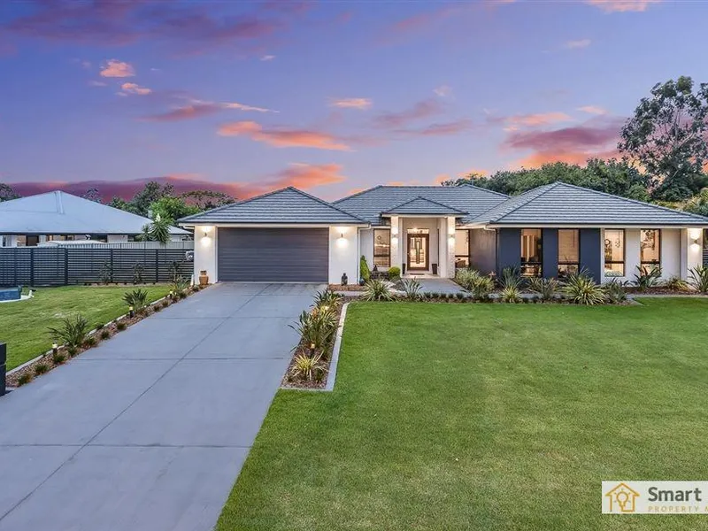 Luxurious Family Home with Ample Space and Pool in Glass House Mountains