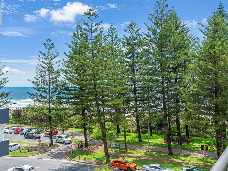 DECEASED ESTATE BEACHFRONT RENOVATOR MUST SELL