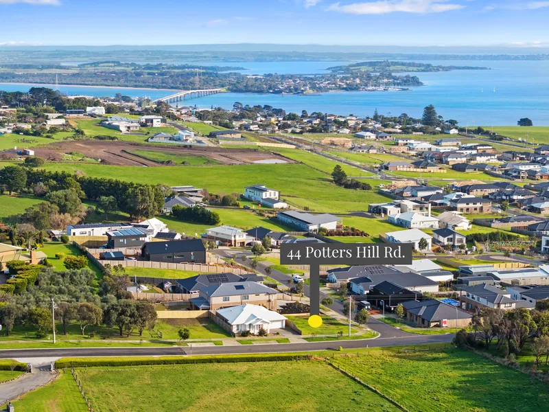 COASTAL LIVING BECKONS