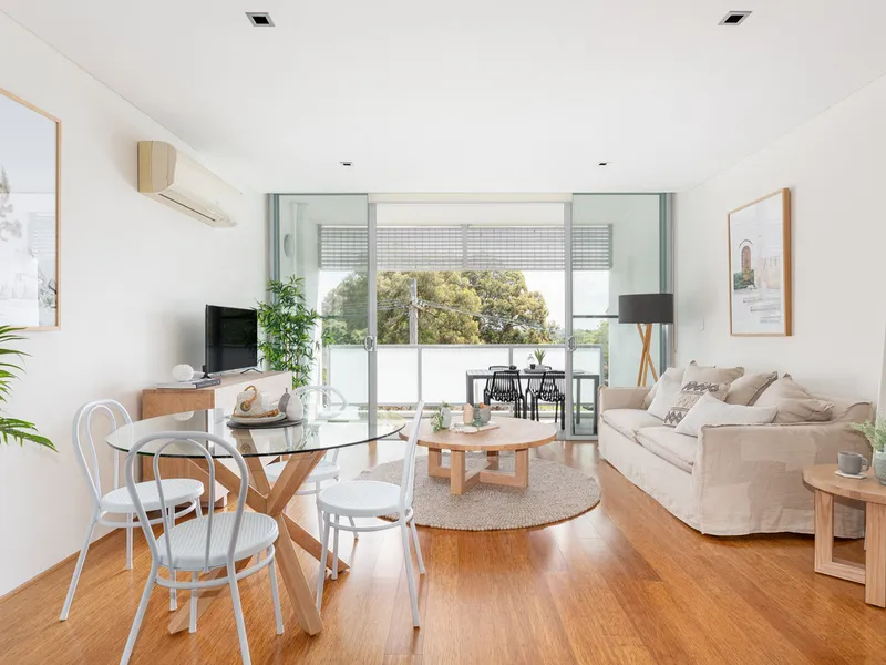 Oversized one-bed + large study apartment, green views
