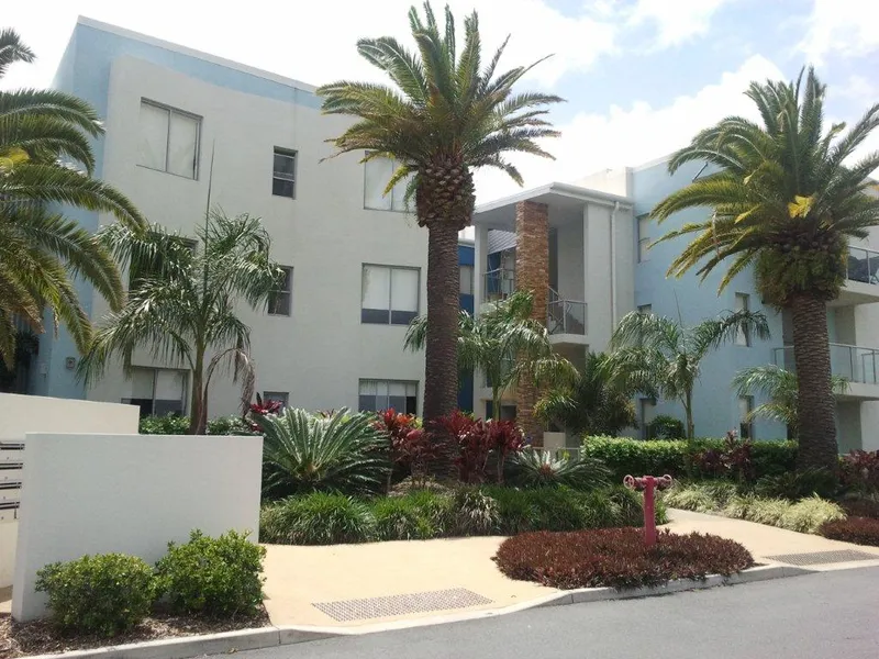 Sickle Av – 2 Bdr, L2 Fantastic Beautiful Views, Complex with Gym, Pool & Parks, Marina & Coffee Shop Cafe