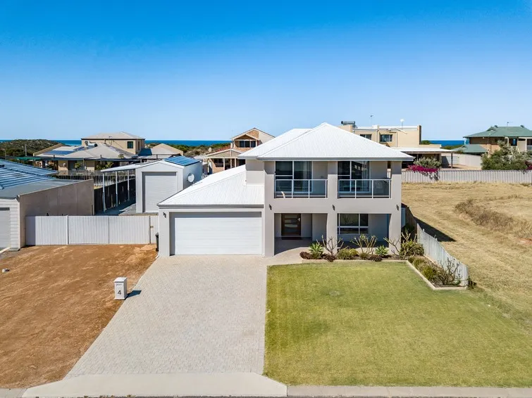 4 Seaview Court, Port Denison, South Beach $799,000