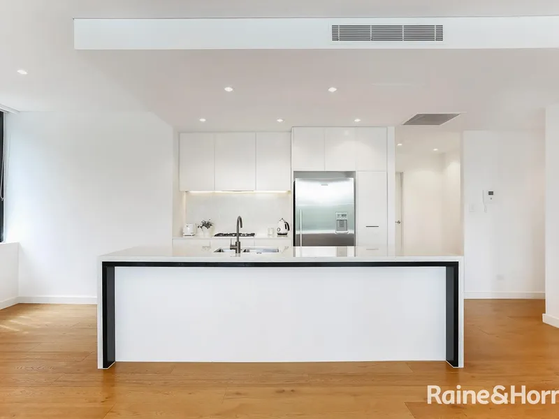 NEAR NEW 3 BEDROOM APARTMENT WITH WATER VIEWS