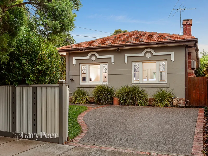 Art deco opportunity in prime locale