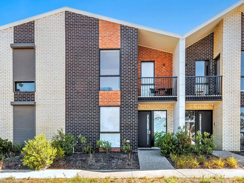 Luxury Living | Close To Everything