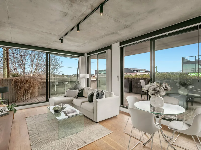Large 3-bedroom apartment with city views.