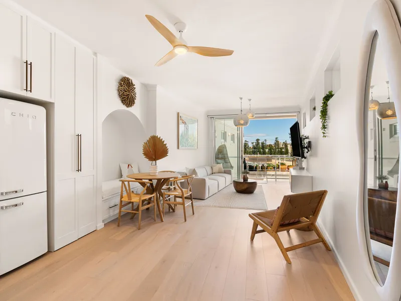 Manly Ocean View, Direct Beach & Ocean Pool Access - 6 Months